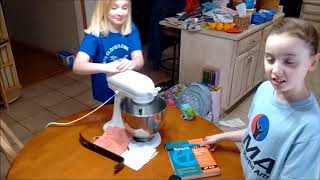 Celebrity Unsticking a Kitchenaid Bowl Profile