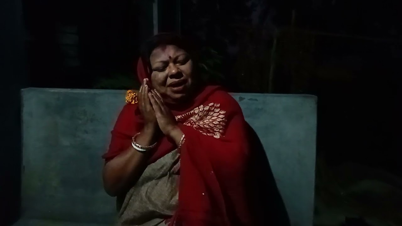 আমার আবদারে কাকি মনির ছোট একটি গান পরিবেশন 🥰🥰🥰🥰