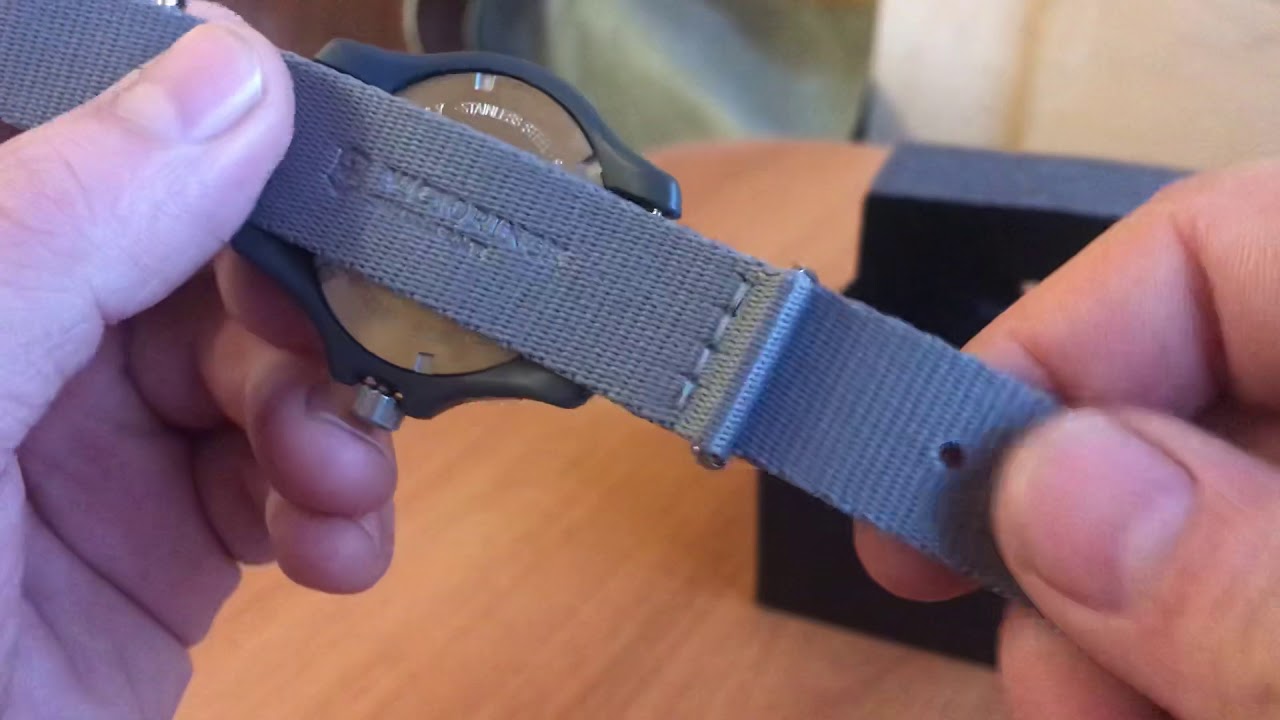 Милитари пластик Victorinox Swiss Army 241515 - YouTube
