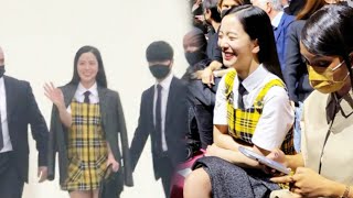 Jisoo proves she's the main event at Dior Runway Show