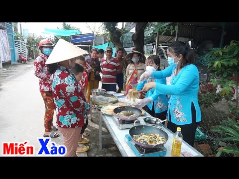 Video Lần Đầu Tiên Bà Con Thưởng Thức MIẾN XÀO Singapore... - youtube