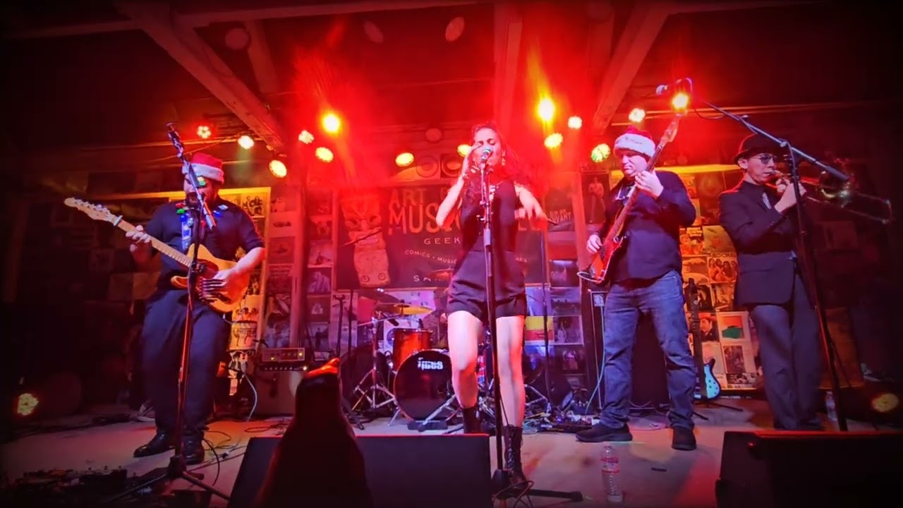 Assista a Sweet HayaH - Foolin (live) no YouTube Assista a Sweet HayaH - Foolin (live) no YouTube