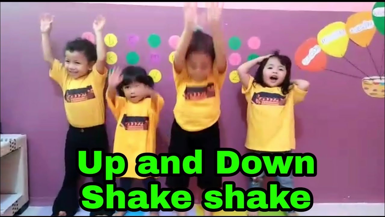 Up and Down shake shake .. aluna dan teman-teman playgroup bernyanyi ...