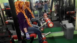 Cewek Cantik Latihan Paha