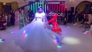 رقص هندی عروس به همراه ساقدوش ها 