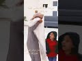 امي اذا جابت لنا ملابس العيد انا واختي 