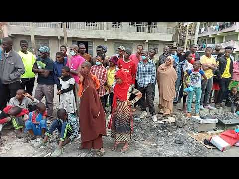 Video: Ni Msomaji Gani Wa Kadi Anayefaa Zaidi: Kujengwa Au Nje