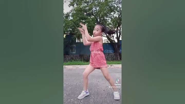 Hola dance trend