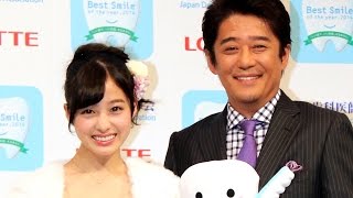 坂上忍、橋本環奈に“ぞっこん”「何でも買ってあげる！」　「ベストスマイル・オブ・ザ・イヤー 2014」授賞式(2)