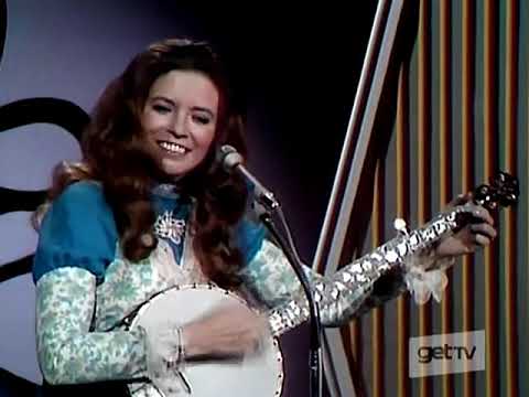 June Carter - Rabbit In the Log (The Johnny Cash Show 720p)