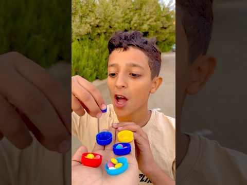 الطفل يأكل الشيكوووووبوووون مفاجأه