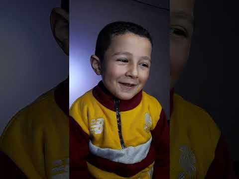 قولو لامي انني مثل الصغار احبها