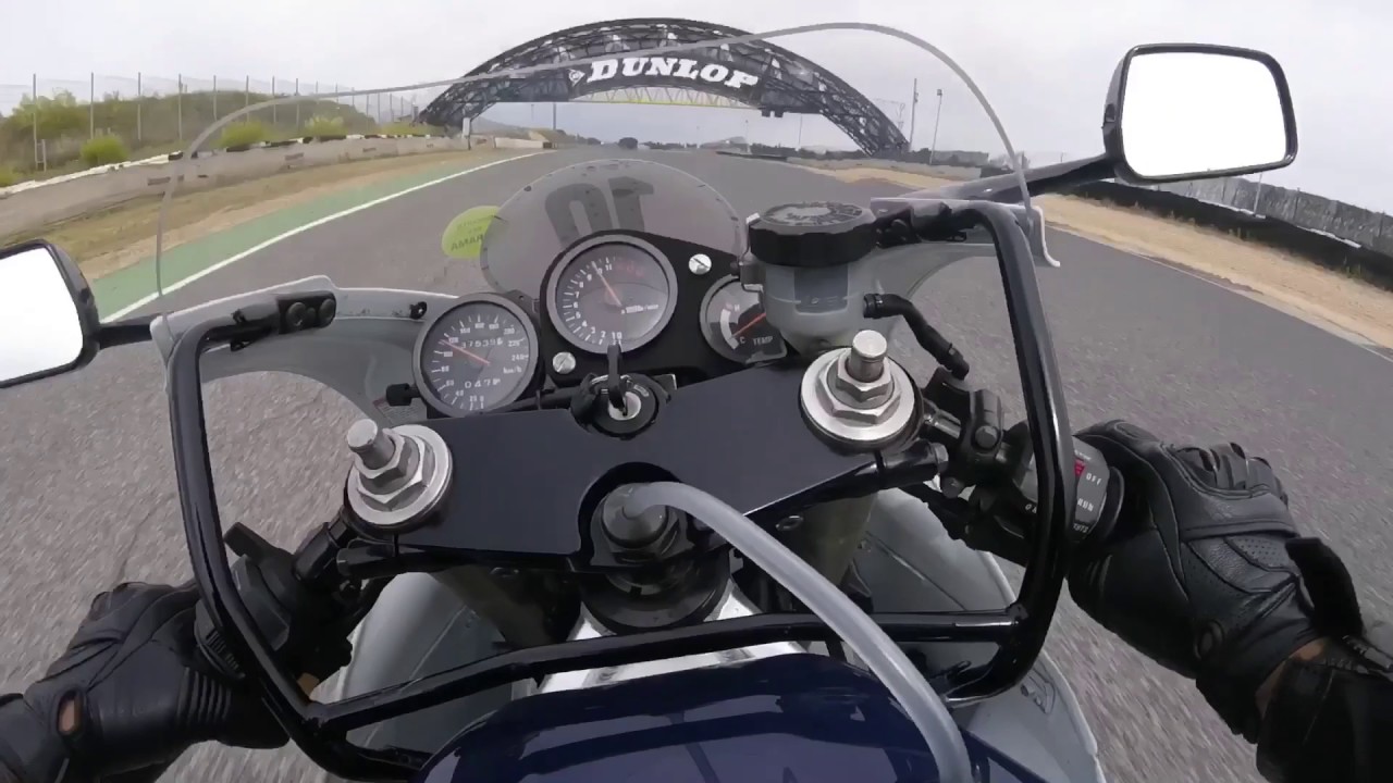 SUZUKI RGV 250 on track RACER EXPLOSION 2017