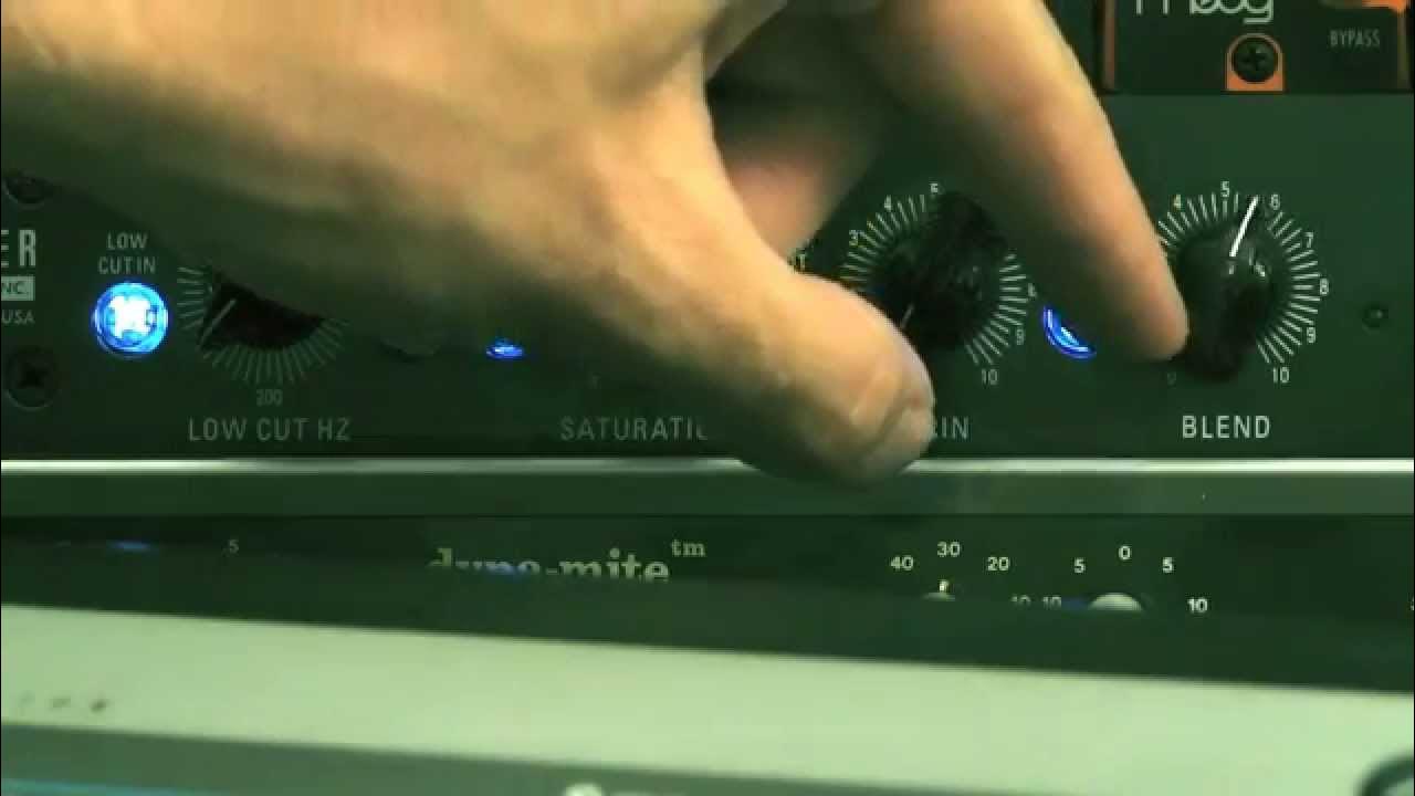 Adding Sub Bass W/ Overstayer Saturator x SP1200 YouTube