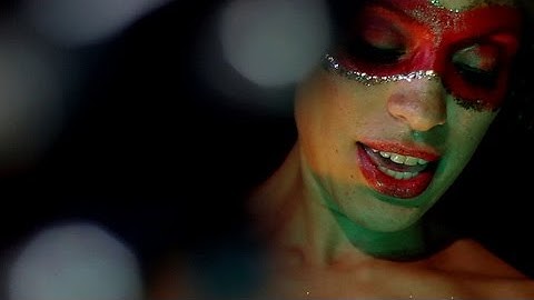 MARTINA TOPLEY BIRD - Intro