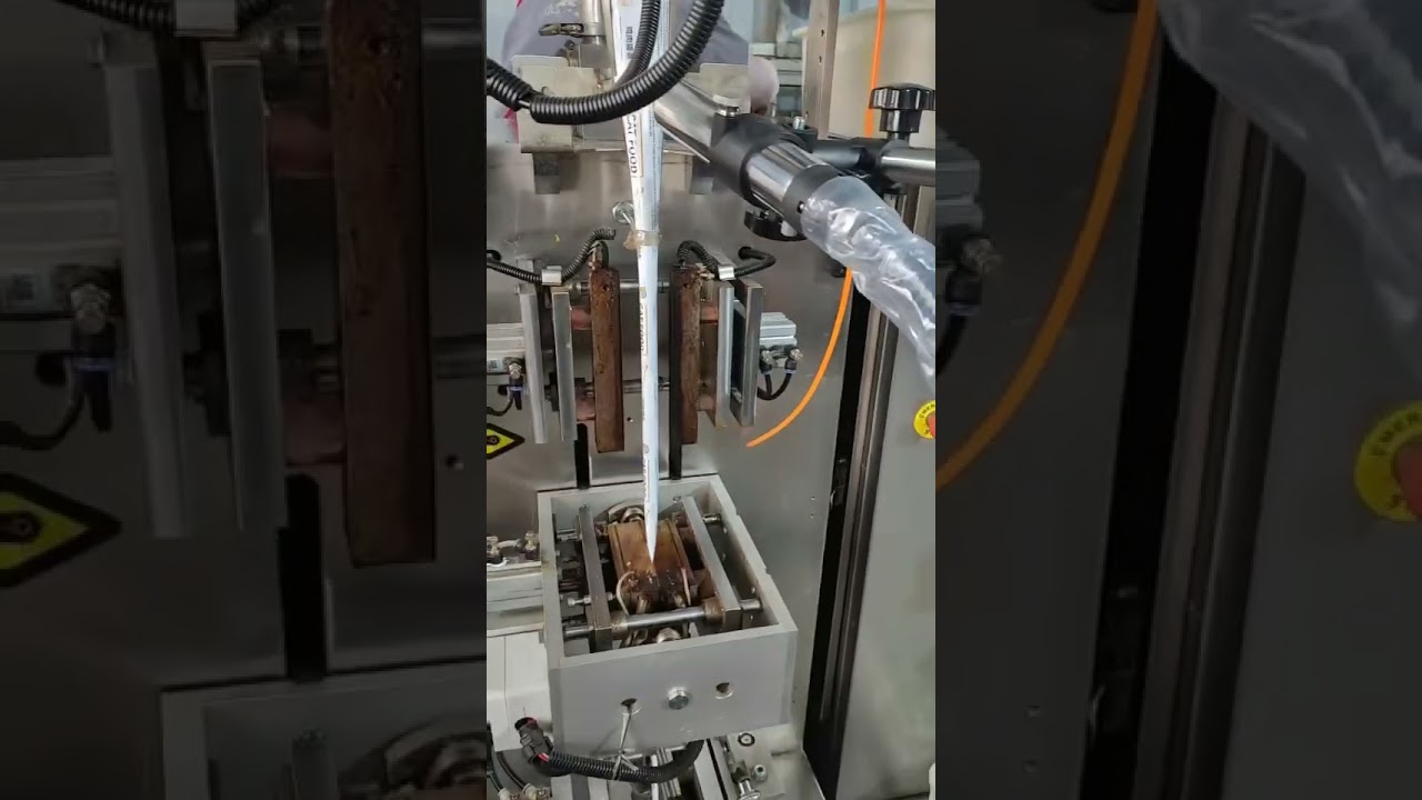 Leadjet V680 inkjet printer works with vertical packaging machine. code date on the food package.