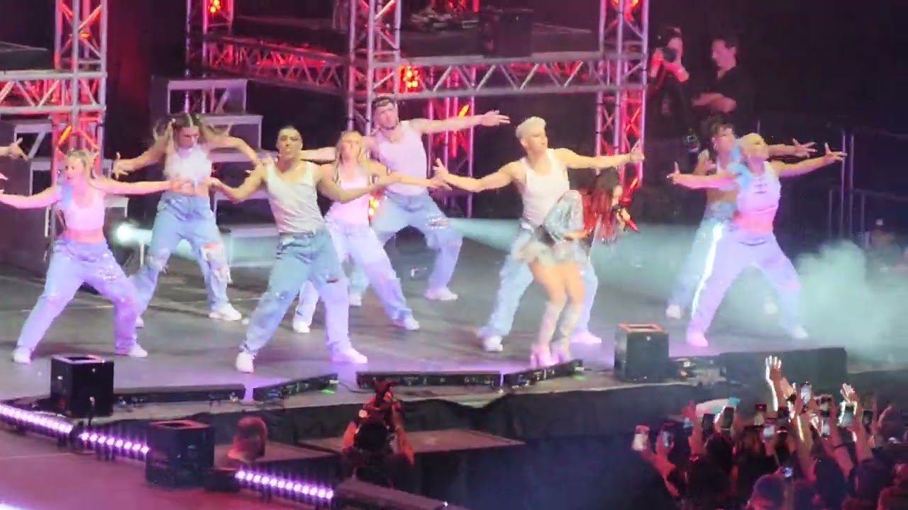 Boomerang Lali Movistar Arena 27/8 YouTube