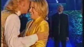 BETTE MIDLER \u0026 The Manhattan Transfer - UP UP UP (1995)