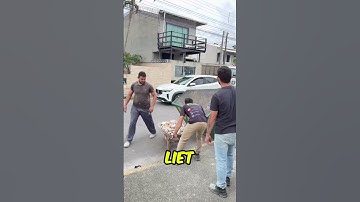 Het verschil werd meteen duidelijk toen de baas het zelf deed! 😮