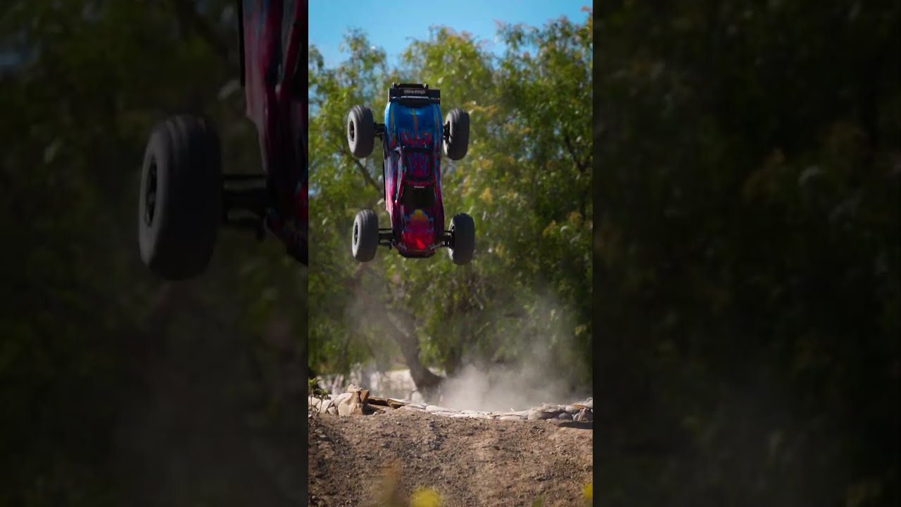 Friday Flips! 🫨 #traxxas