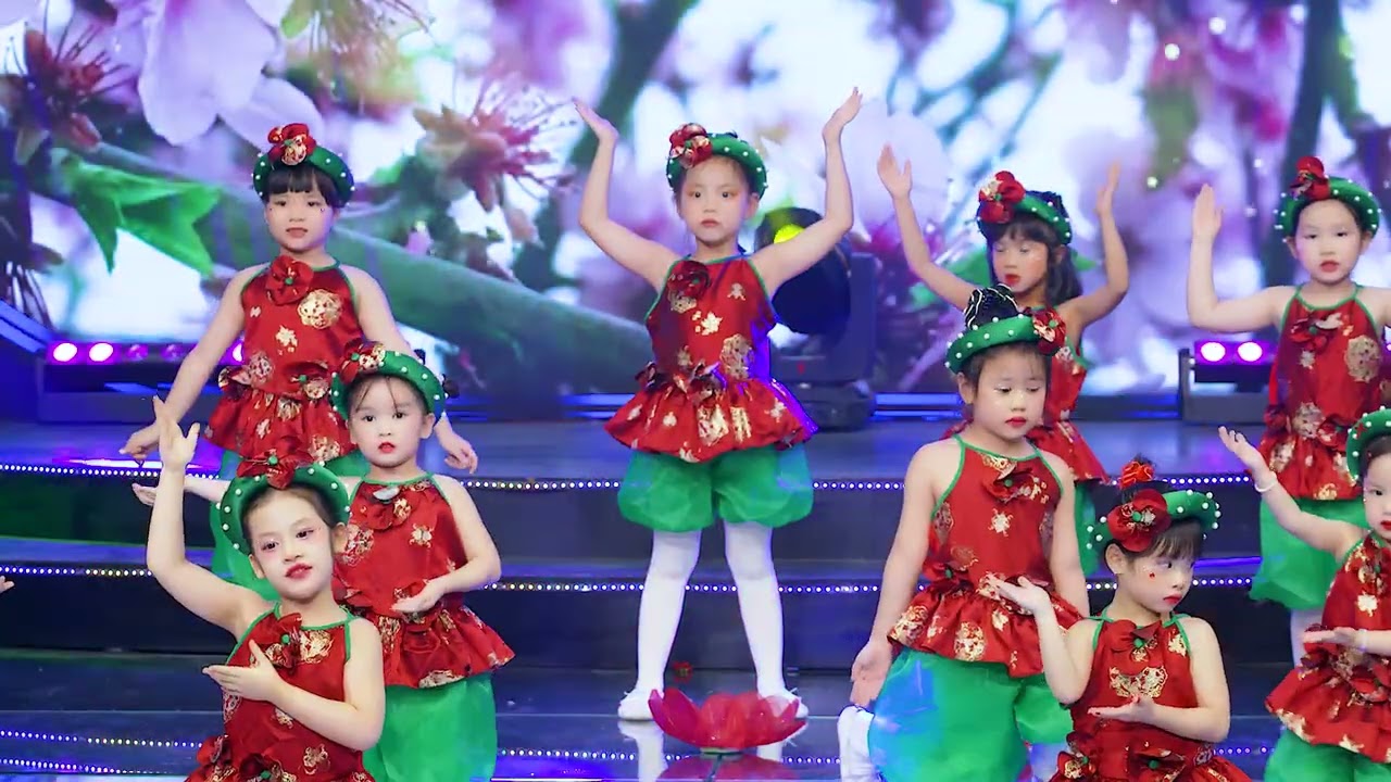 Xuka biểu diễn tết ơi là tết