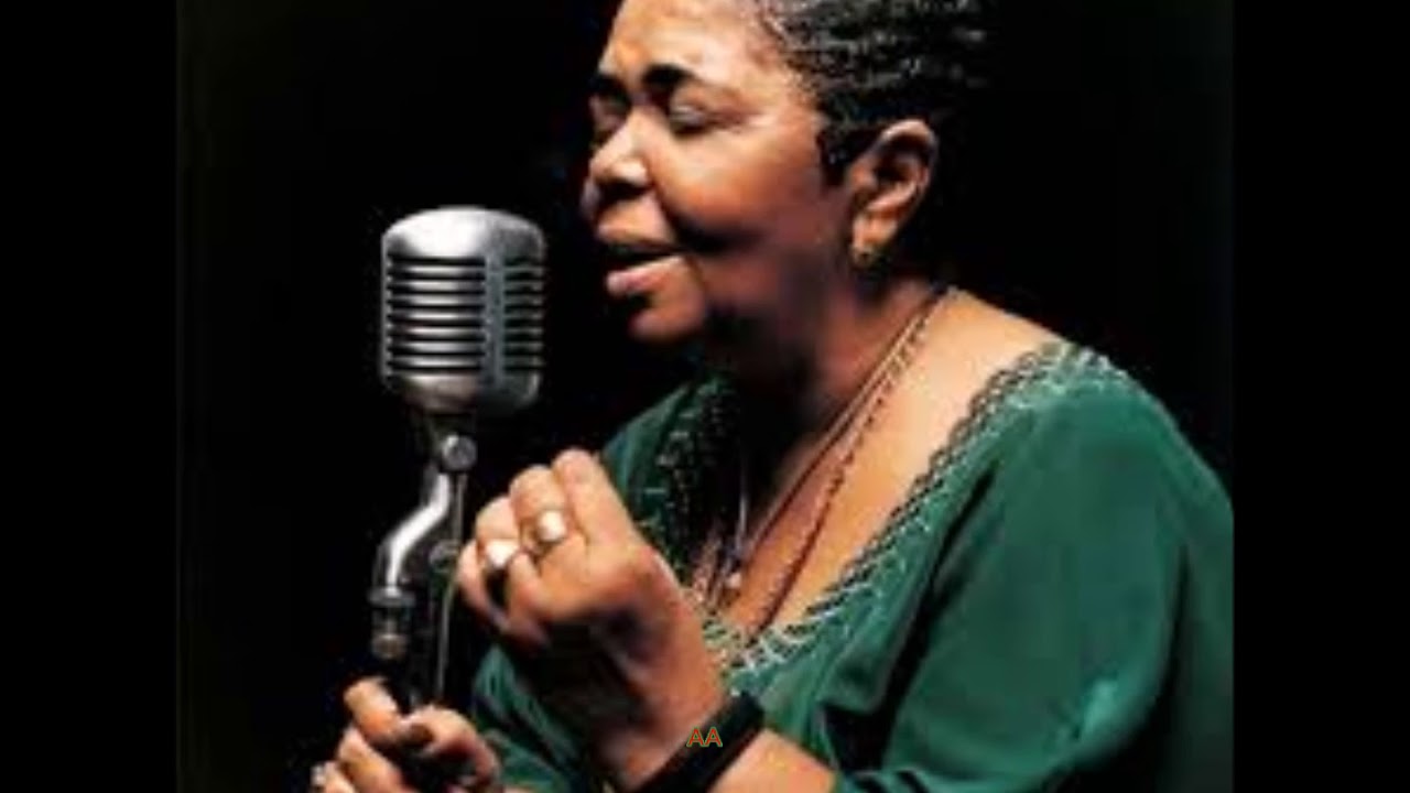 Cesaria Evora Besame Mucho - YouTube