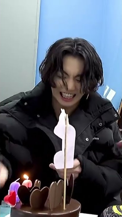 jungkook being the cake fairy to almost burning his finger 🥺😫😖😭...#bts #jungkook