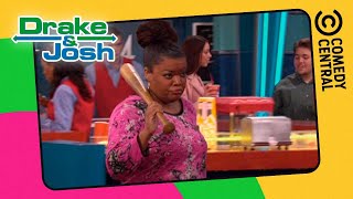 Le Hacen Bullying A Josh | Drake & Josh | Comedy Central LA