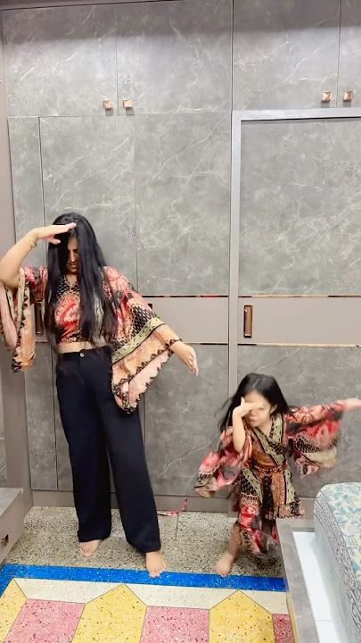 #trendy #youtubeshorts #motherdaughter #love #dance #tamil #london #south #indonesia #india #girl