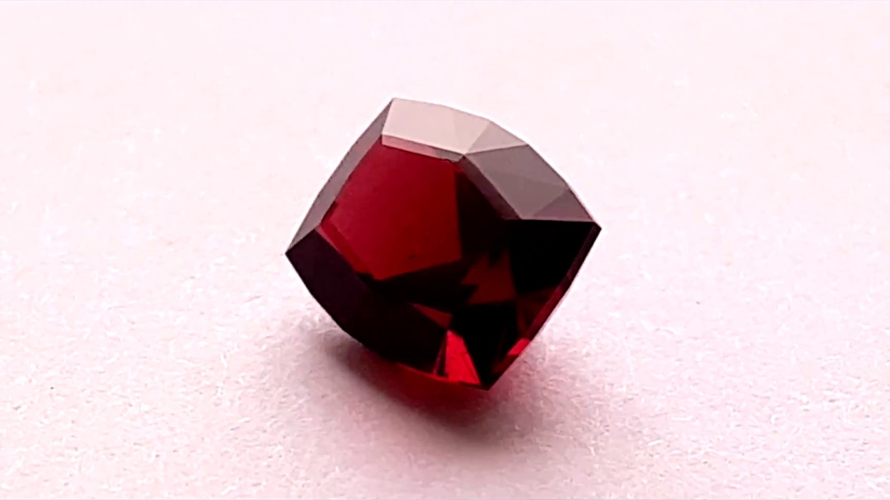 Гранат альмандин 3.67 карат