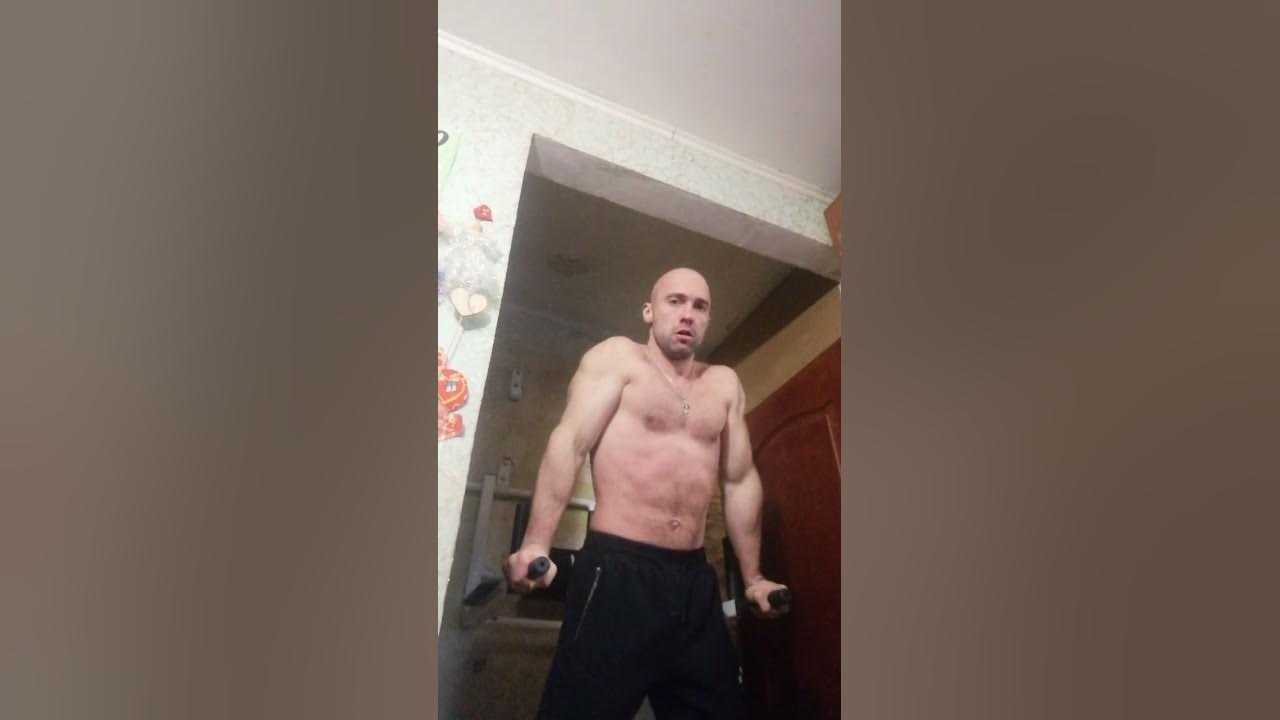 Трансформация тела на брусьях