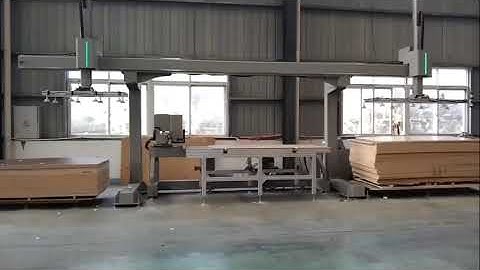 China,WhatsApp/WeChat:008615165152261. loading and unloading column manipulator,robot. Wood plate