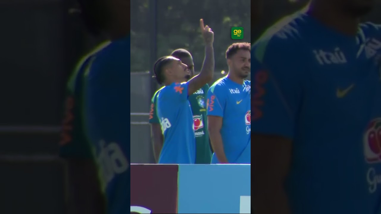 O QUE SERÁ QUE O RAPHINHA ESTÁ FAZENDO? | #shorts