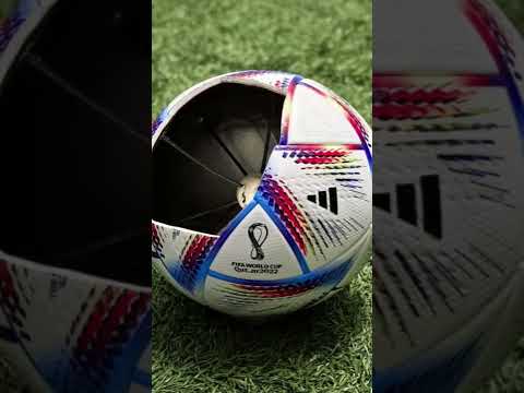 Vidéo: Quand les ballons de football en cuir ont-ils été utilisés pour la dernière fois ?