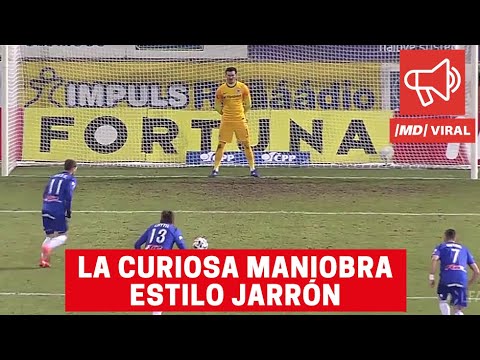 ¿Estilo jarrón?: La curiosa maniobra de despiste de un portero en los penaltis