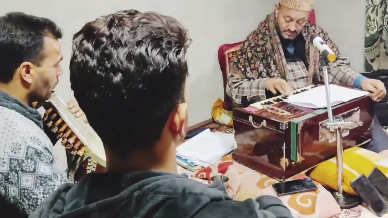 Lola kastur bolan beshumar || gulzar ganaie || kashmiri song || kalam ahmad dar tengpori 