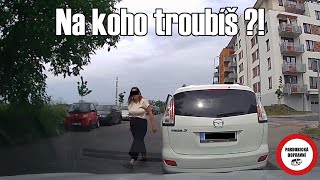 Vyběhla na fanouška !, dodávkář přímo pod kamion, feťák skáče pod kamion - Dashcam kompilace #131