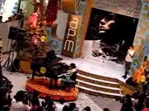 周杰倫 plays Chopin