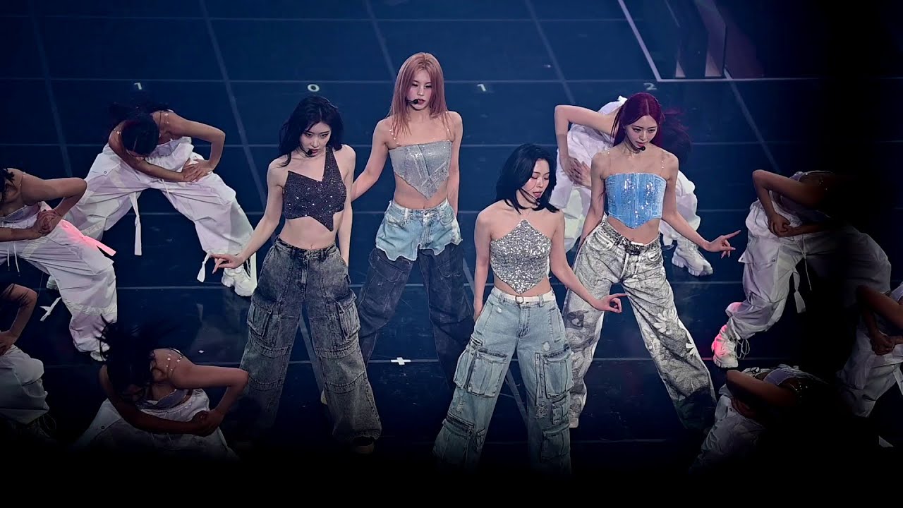 [ITZY] BORN TO BE - Gas Me Up | 2nd World Tour Seoul Day 1 - YouTube