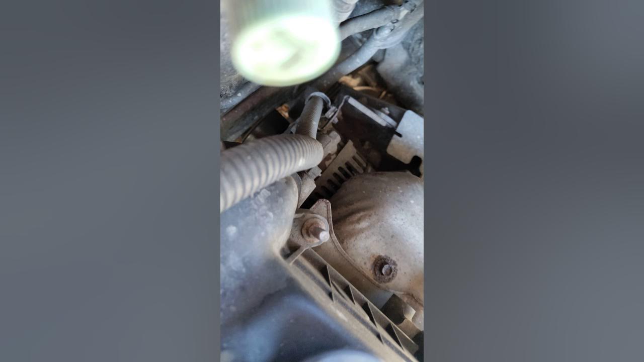 Стучит на прогретом двигателе. Стучит на прогретом двигателе. Стуканул мотор. Брякает в двигателе. Стучит двигатель.