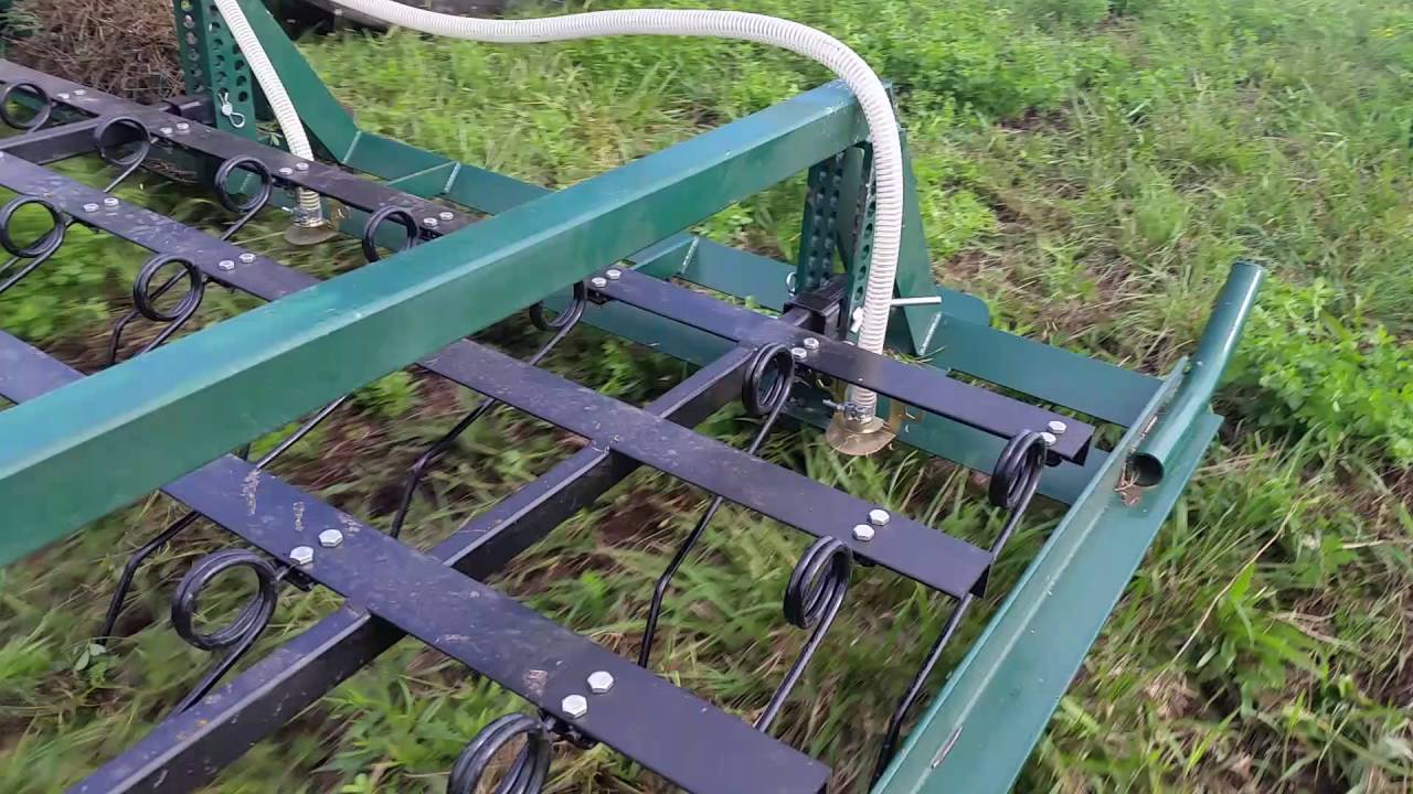 Tecnorural APV realizando intersiembra de cebadilla sobre alfalfa (Canelones)