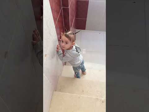 حبيبتي بكرا تكبر وتروح المدرسه ويقولو عليها شاطره ونمرها كويسه