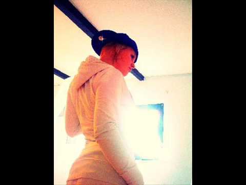Watch Jonesmann - Gegen uns feat. Real Jay on YouTube