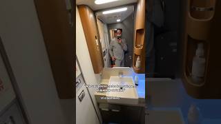 Tentando ficar off na viagem😅 Mas as vezes até o banho vira experiência VIP! ✨