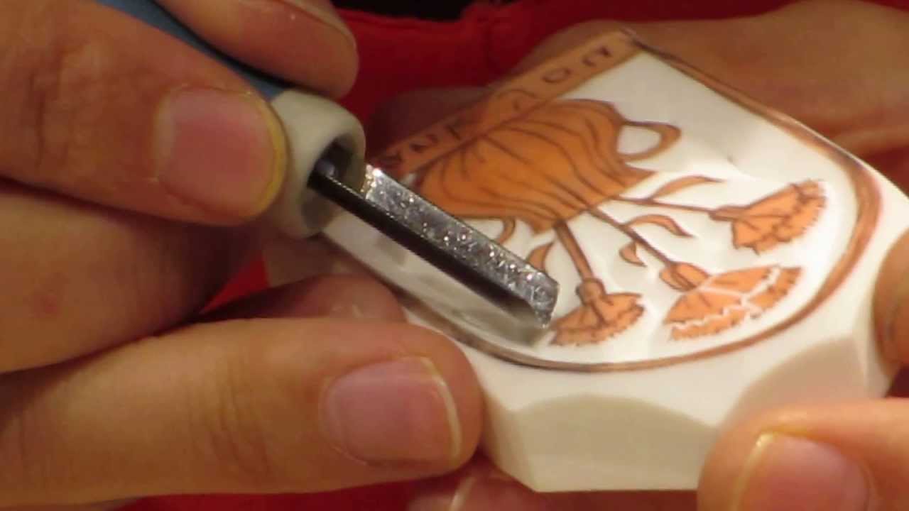 Tomoko Tsukui Stamp Carving Demo @ LOG.ON Harbour City (津久井智子 - 消しゴムハンコの作りデモ)