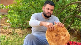 اليوم طيبت انا وختي الكسرة على النار 🥰 البنة ولا أروع 🏕❤️  #villagevlog #village Village Cooking