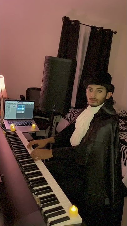 Toccata And Fugue In D Minor Dracula Bach - Toccata and Fugue in D minor played by Dracula - YouTube