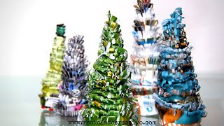 Árbol de Navidad reciclando papel y cartón