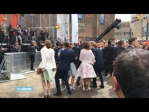 De dansmoves van prins Maurits: compilatie - RTL NIEUWS