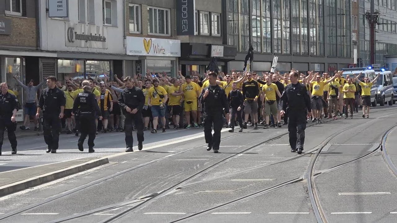 Fanmarsch Alemania Aachen mit Polizeibegleitung in Bonn am 21.05.18